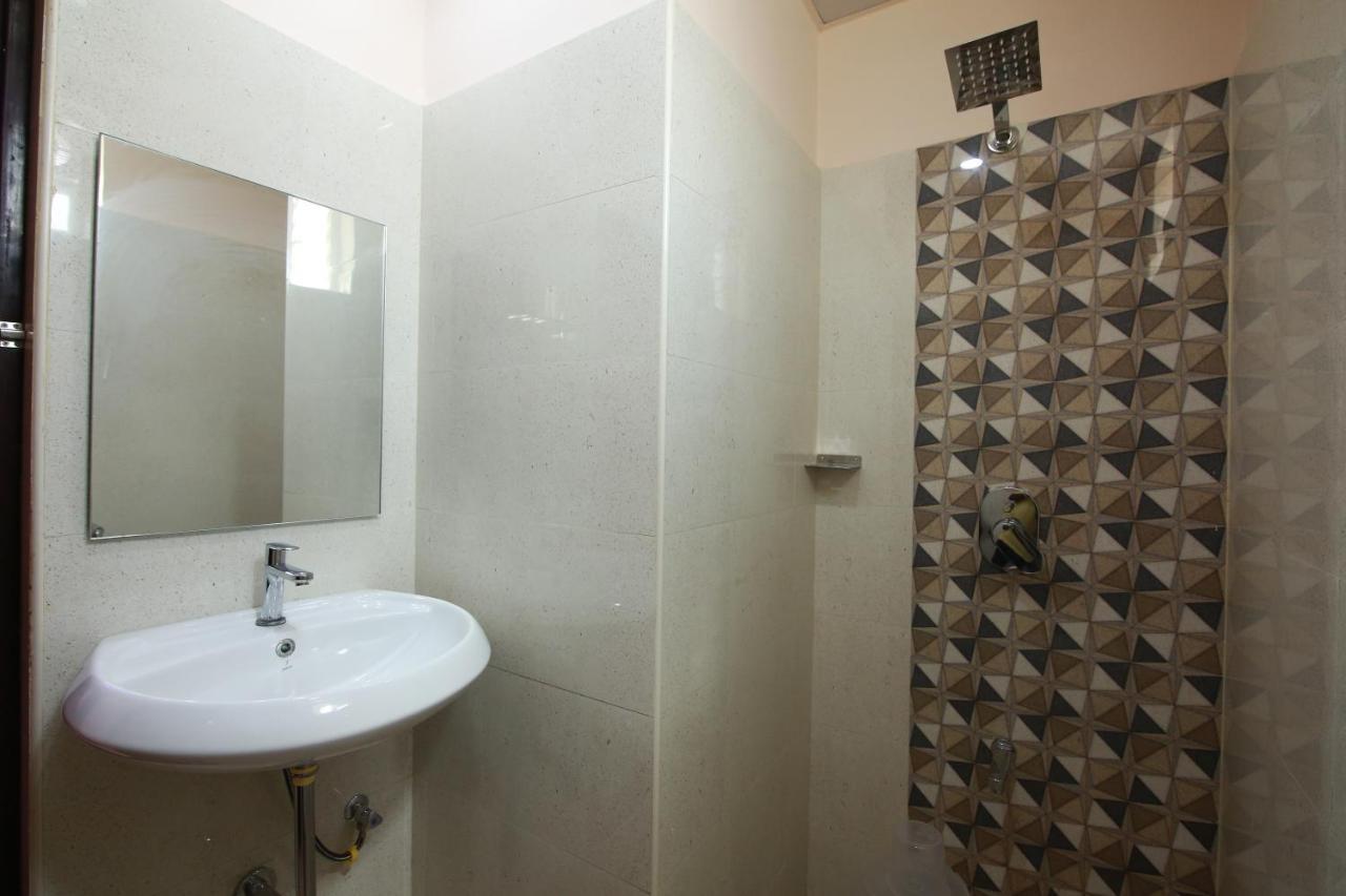 Hotel Apple Suites Бангалор Екстериор снимка