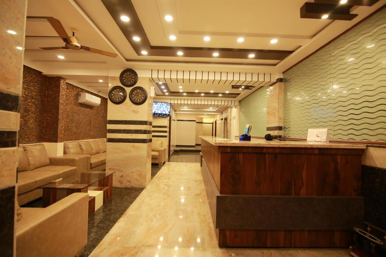 Hotel Apple Suites Бангалор Екстериор снимка