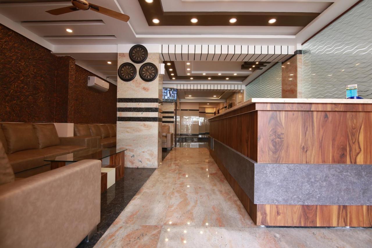 Hotel Apple Suites Бангалор Екстериор снимка