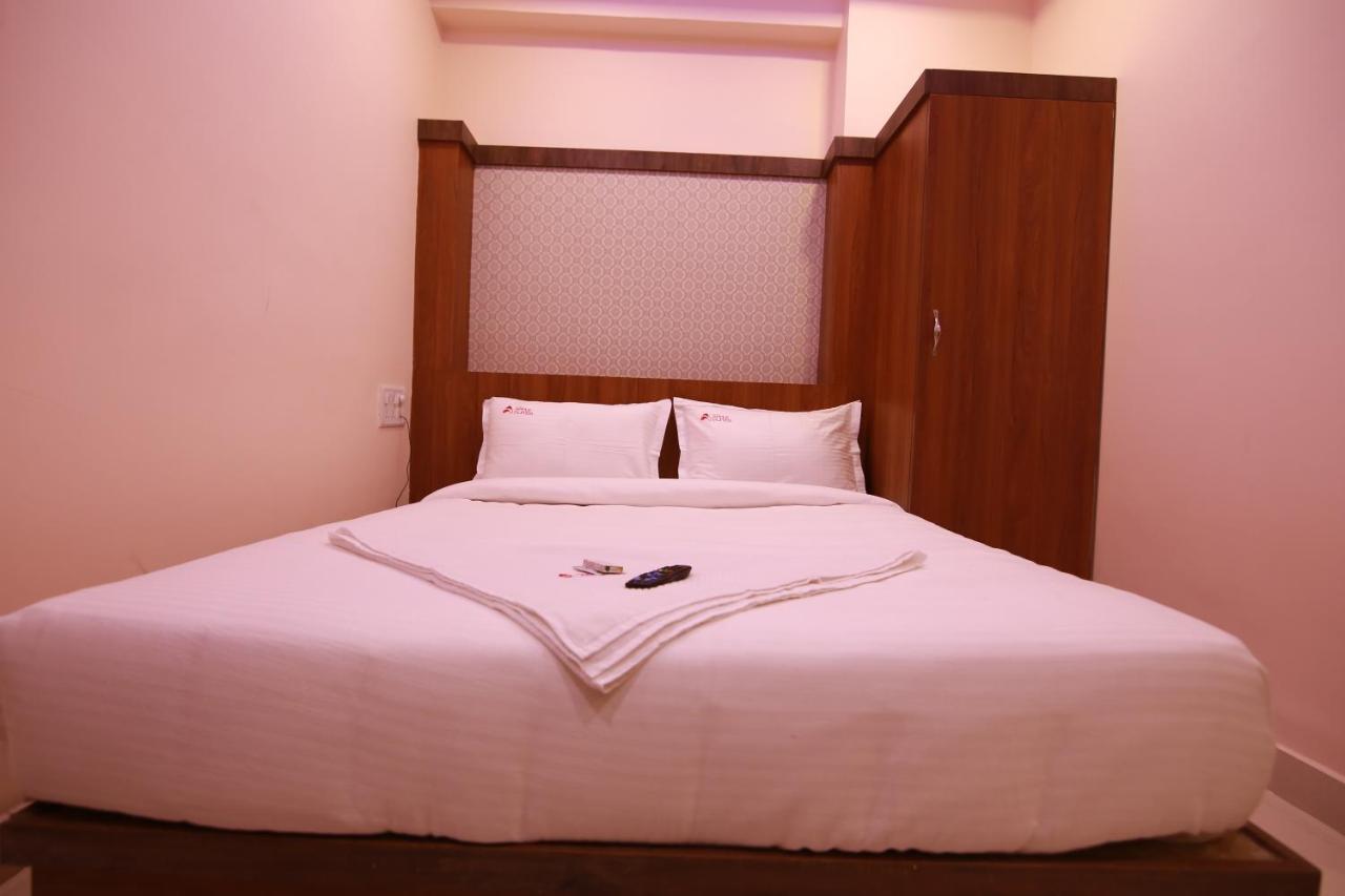 Hotel Apple Suites Бангалор Екстериор снимка