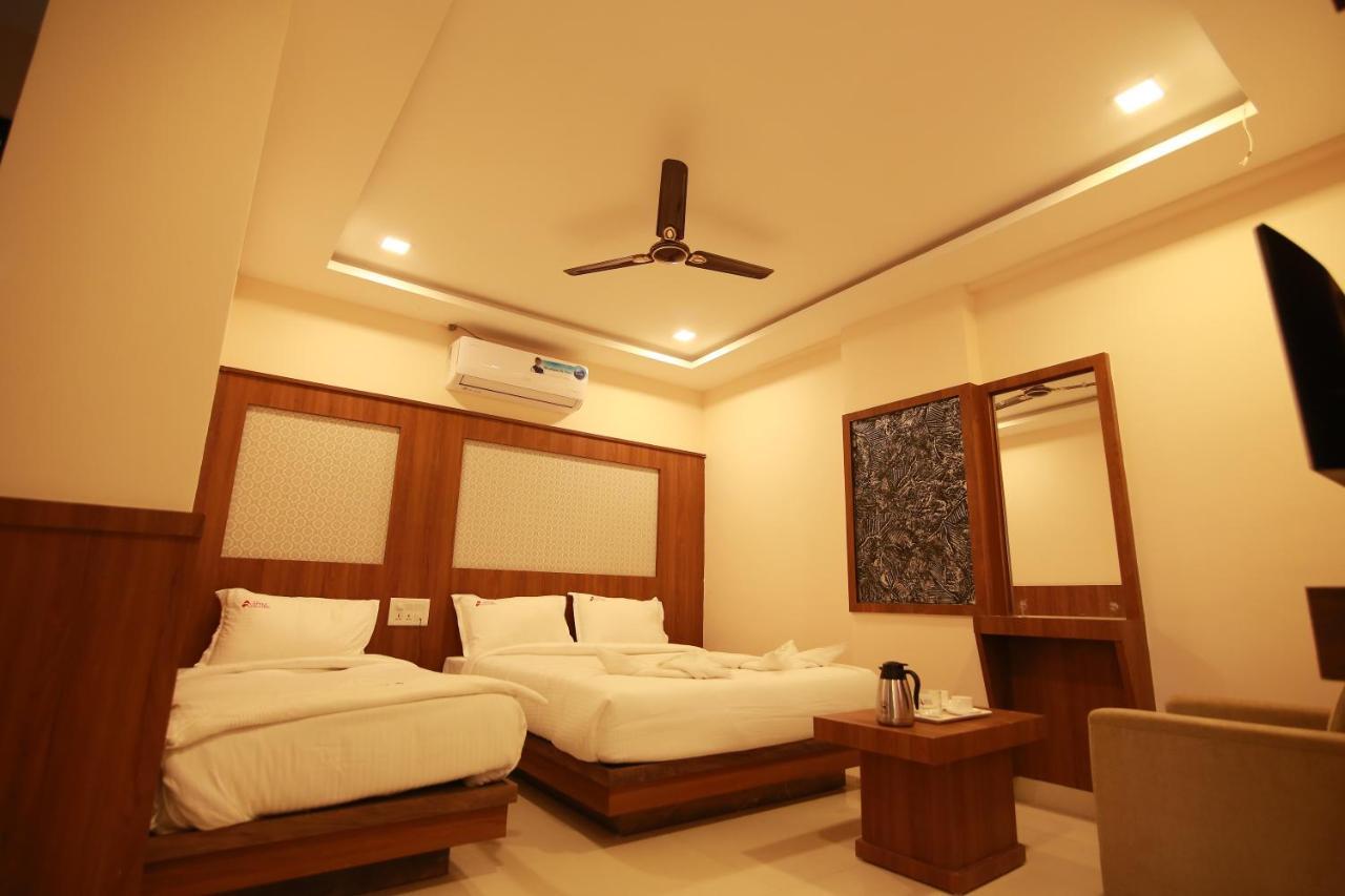 Hotel Apple Suites Бангалор Екстериор снимка